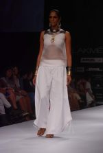 Model walk the ramp for Suhana Pittie Show at lakme fashion week 2012 Day 2 in Grand Hyatt, Mumbai on 3rd March 2012 (40).JPG